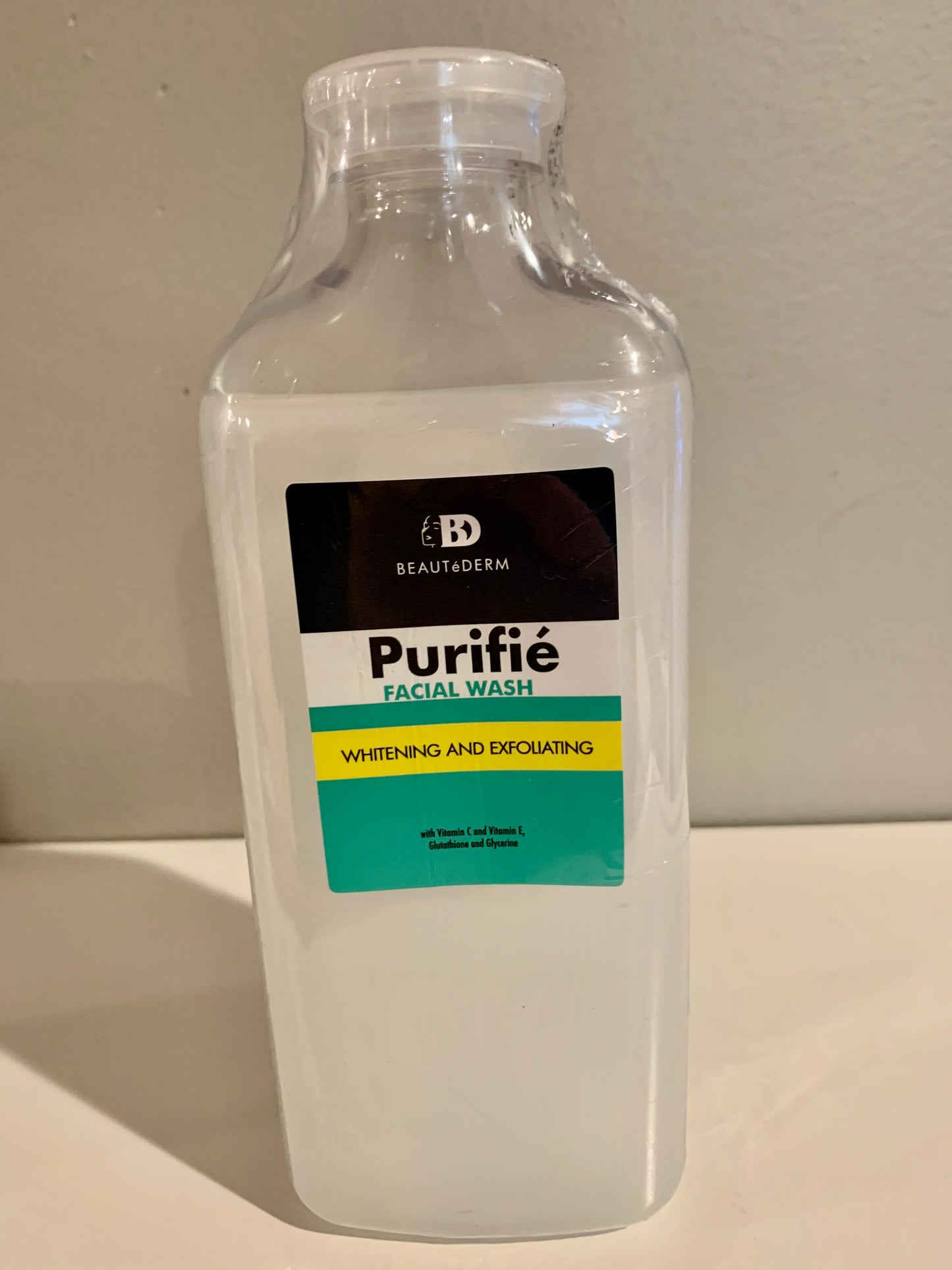 Purifie Facial Wash (100 ml refill, 250 ml refill, 100 ml with brush)